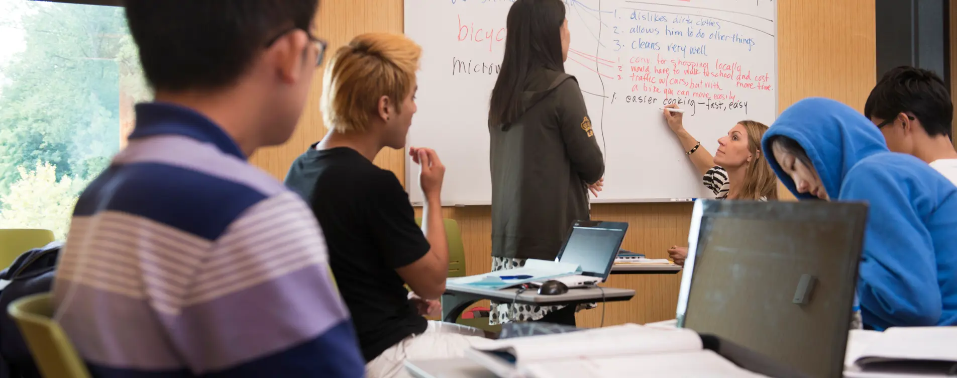 Into Gmu Interior Students In Classroom In Front Of Whiteboard 2 28991 1